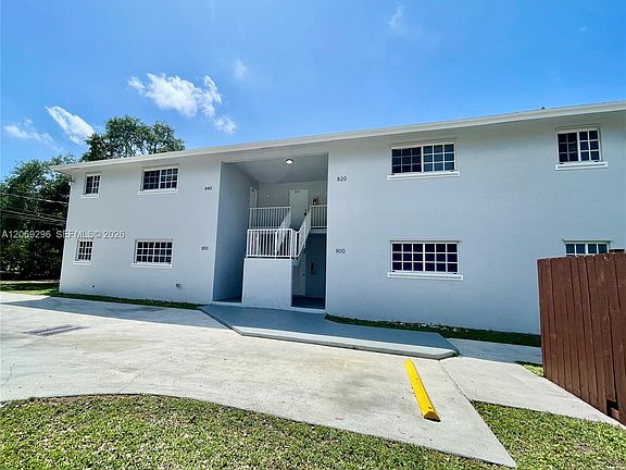3rd image of 800 SW 10th Ave #830
