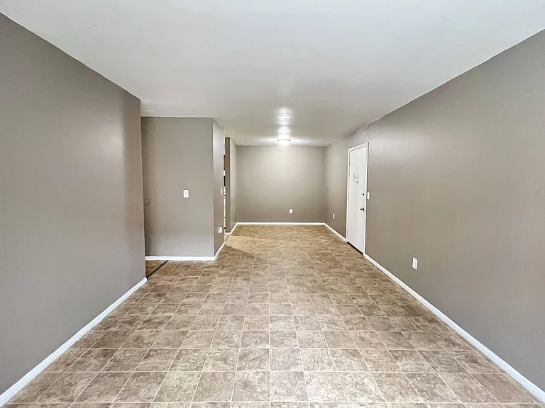 Twin Gables Apartments — Photo 46