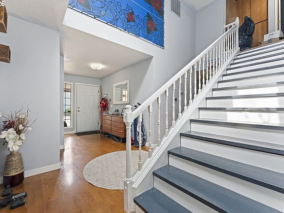 3rd image of 114 Forest Park Dr
