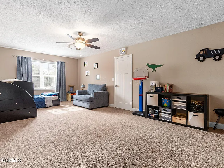 160 Argyll Ave — Photo 22
