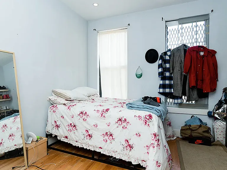 168 Harman St #1R — Photo 6