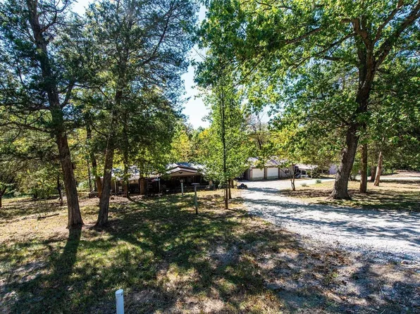 1002 Lambert Ln, Villa Ridge, MO 63089