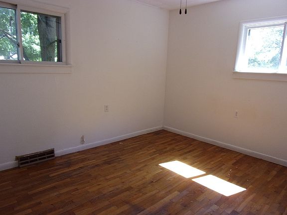 4th image of 37 Highland Ave
