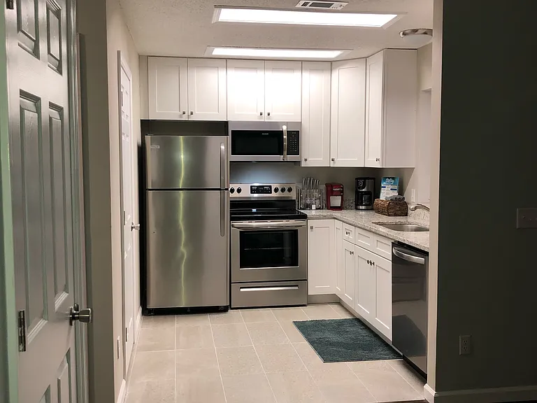 17 Jasmine Pl #17 — Photo 3