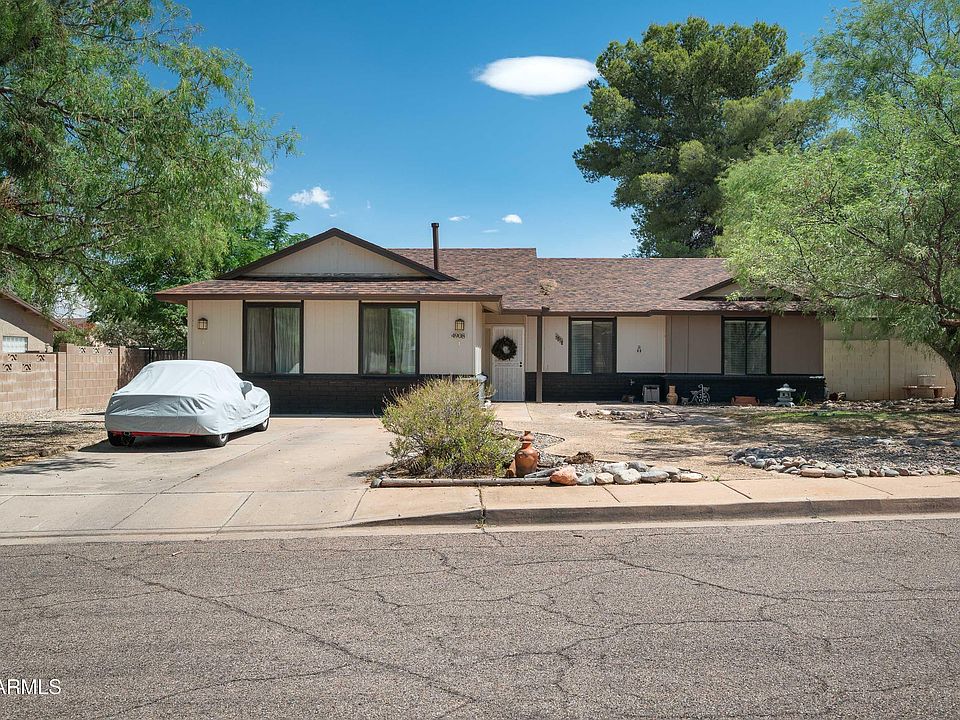 1st image of 4908 LA CANADA --