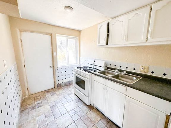 4th image of 119 E Prospect St #6