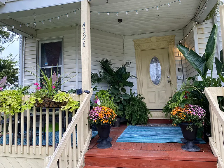 4326 Forest Ave #7 — Photo 2
