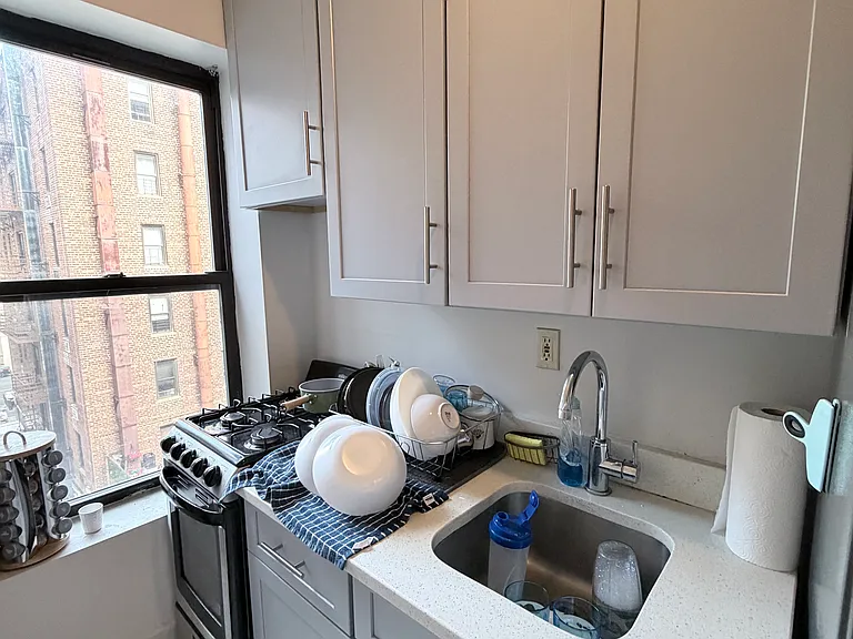 446 E 78th St #12 — Photo 2