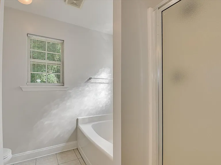 2928 Aylesbury Dr — Photo 23