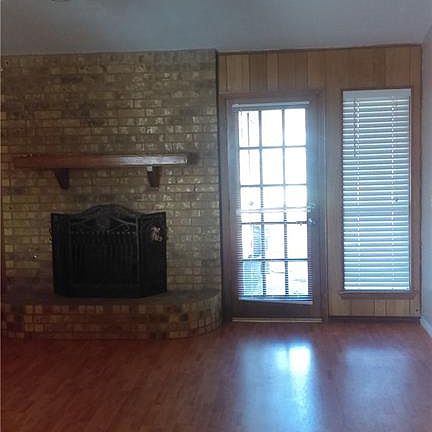 3rd image of 4441 Ringgold Ln