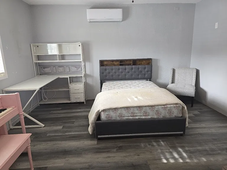 6101 Mohawk St — Photo 3