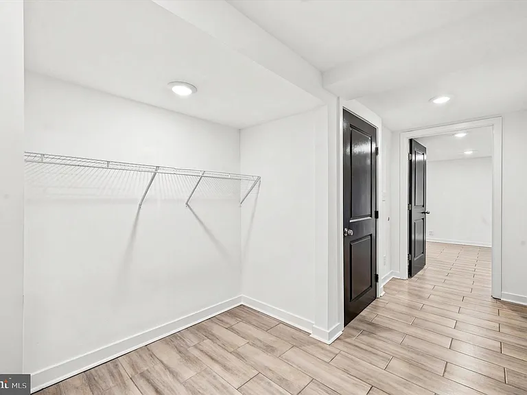 5616 Florence Ave — Photo 38