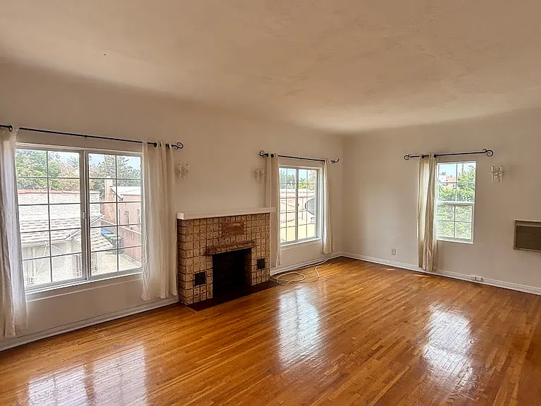 649 N Harper Ave #649 — Photo 1