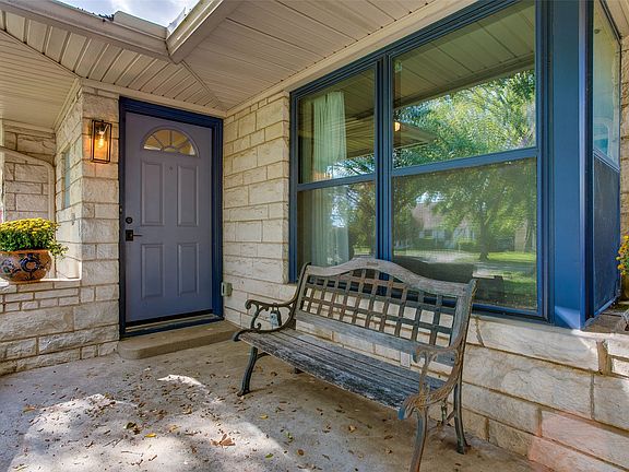 3rd image of 2051 Marydale Dr