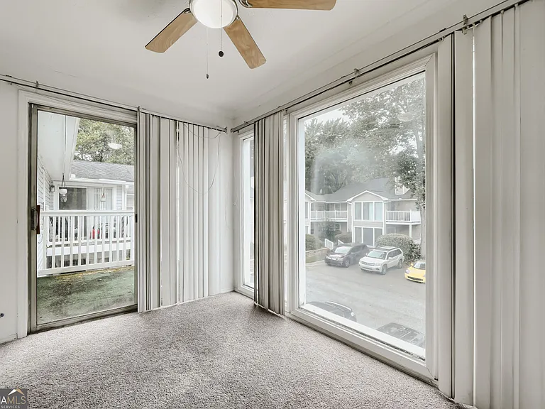 905 Augusta Dr SE — Photo 6