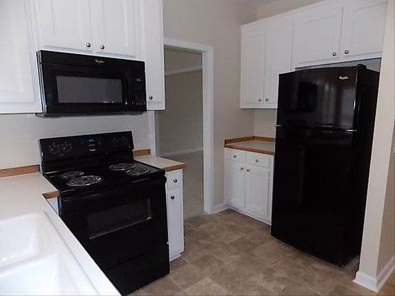 http://www.propertyboss.net/CustomerImages/EXCALIBR_92531/media/Properties/4452%20Saddle%20Bend%20Tr