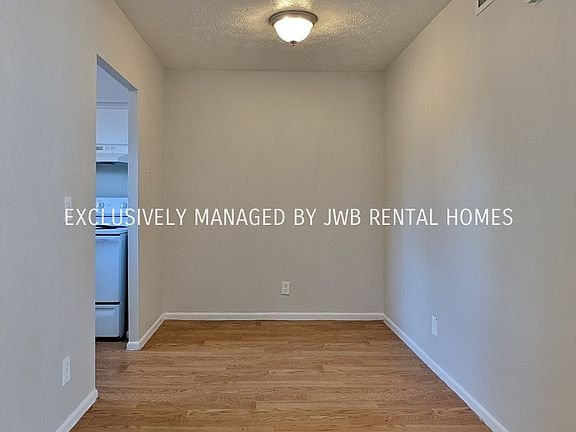 5th image of 1035 Arco Dr APT 27