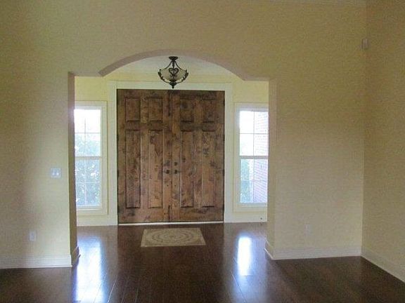 3rd image of 208 Caravella Dr