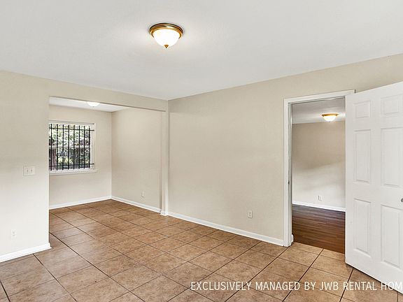 4th image of 5004 Tallyho Ave