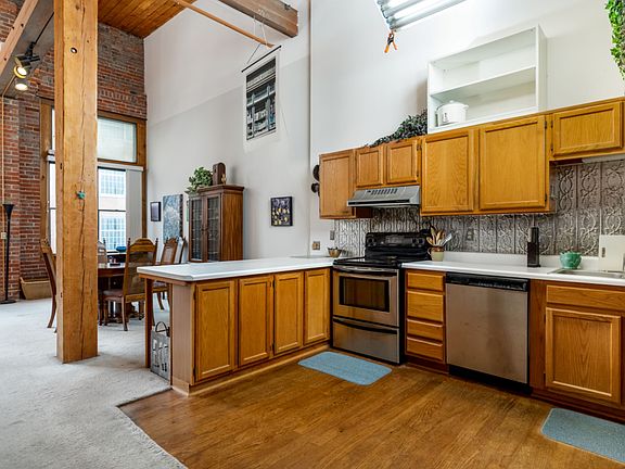 5th image of 306 W 7th St APT 303