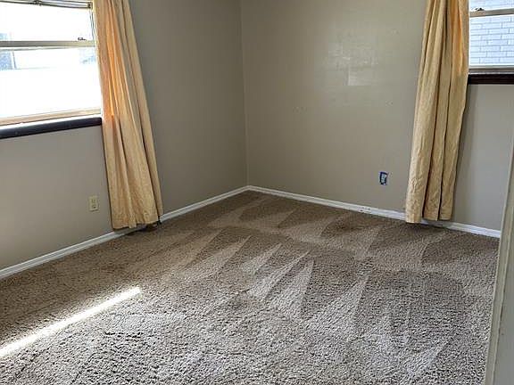 5th image of 212 S Osage Ave