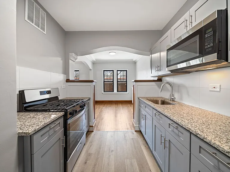 Bella Casa Apartments — Photo 32