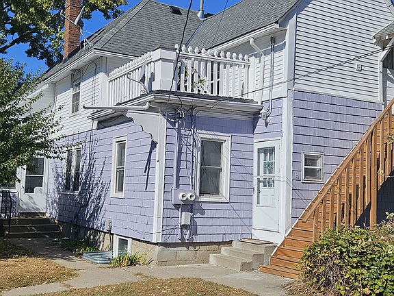2nd image of 2301 Pierce St NE #1