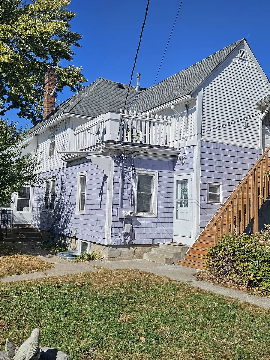 Building Photo - 2301 Pierce St NE #1