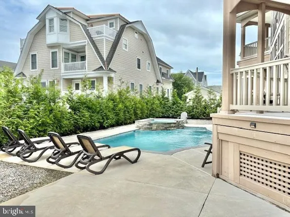 7463 Ocean Dr, Avalon, NJ 08202