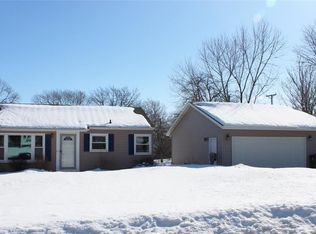 1000 32nd St SE, Cedar Rapids, IA 52403