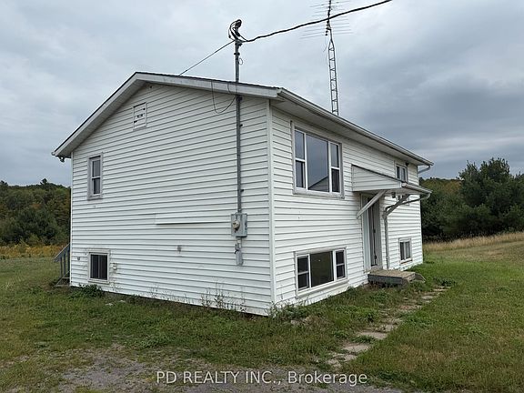 3rd image of 1251 Brock Rd