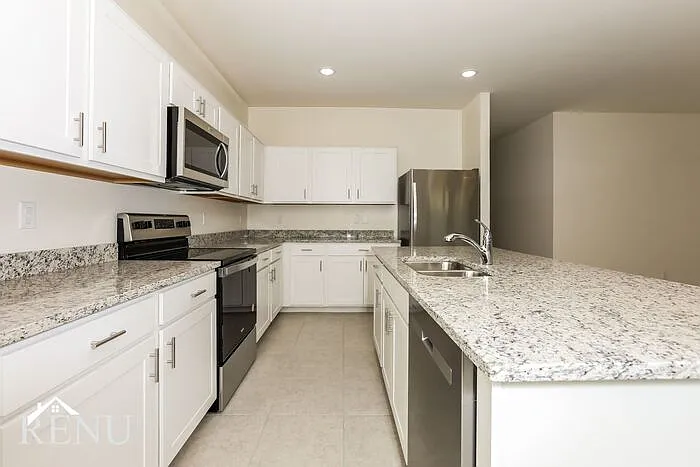 4 bed, 3.0 bath, 1912 sqft, $1,935 — Photo 3