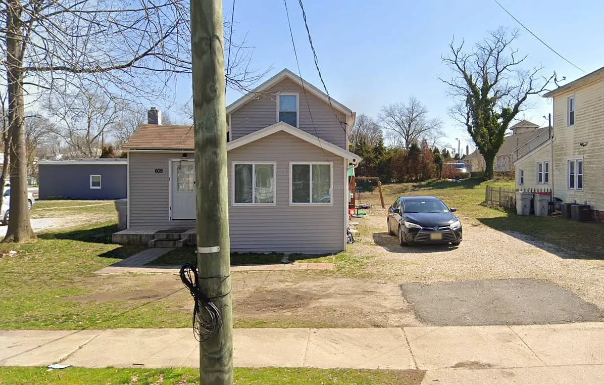 2 bed, $2,500 — Photo 1
