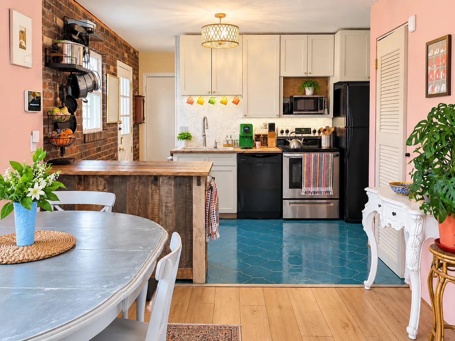 3 bed, 2.5 bath, 2418 sqft, $1,400 — Photo 4
