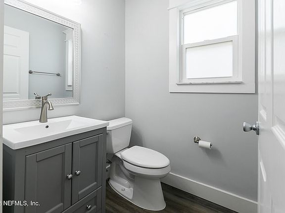 4th image of 329 Sherry Dr