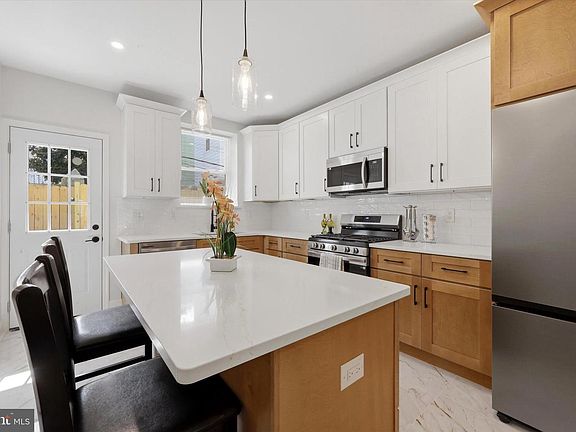 5th image of 2221 S 13th St