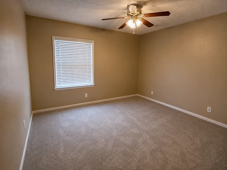 1220 Oakplace Dr SW #A — Photo 9
