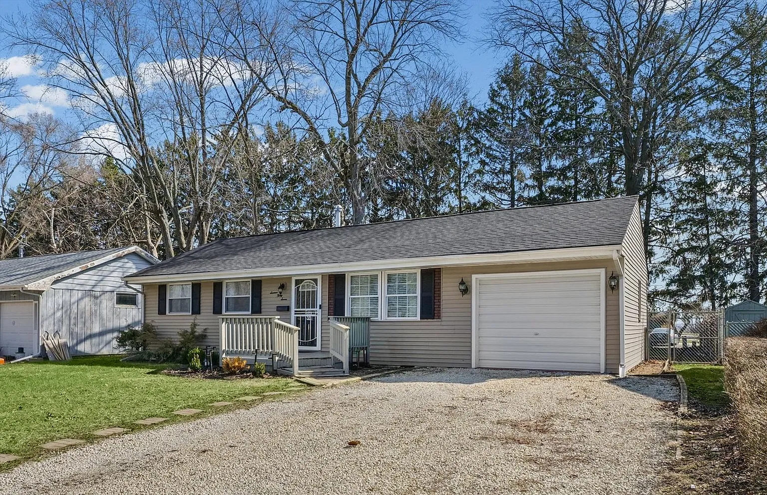 1637 Harper Dr photo 1