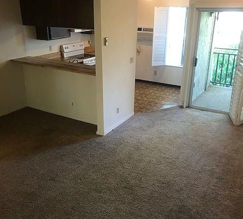 4th image of 7508 Parkway Dr Unit 200