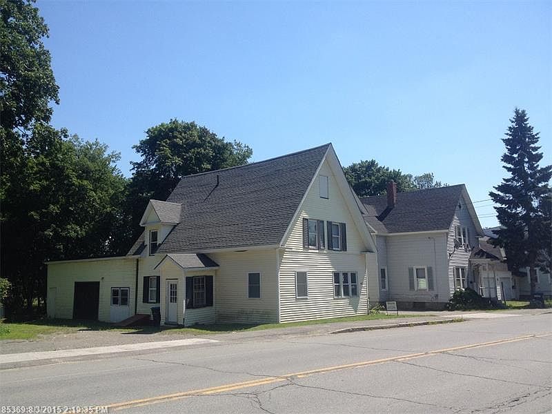 2nd image of 482 Main St