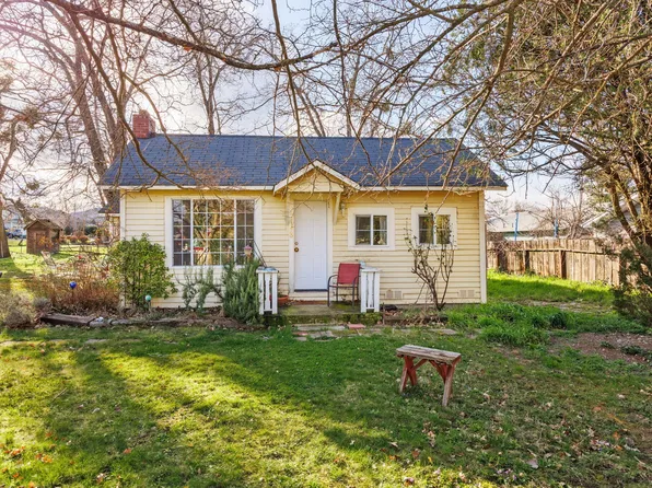 3748 Hilsinger Rd, Phoenix, OR 97535