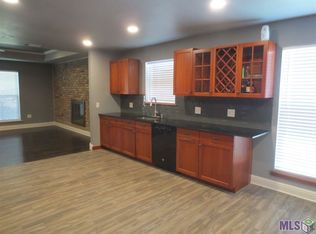 3833 Country Hill Dr, Baton Rouge, LA 70816
