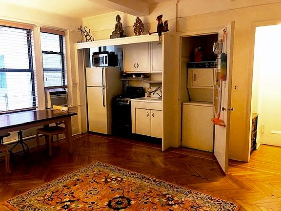 4th image of 305 W 86th St #5C