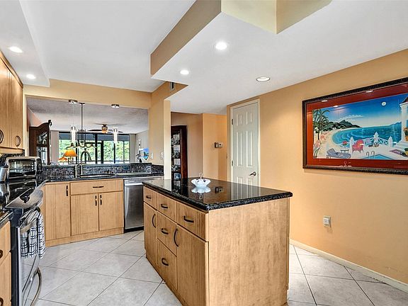 5th image of 1100 SE 5th Court #85