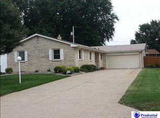 10317 Hilltop Rd, Omaha, NE 68134