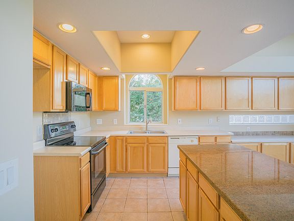 4th image of 12518 W Canterbury Dr