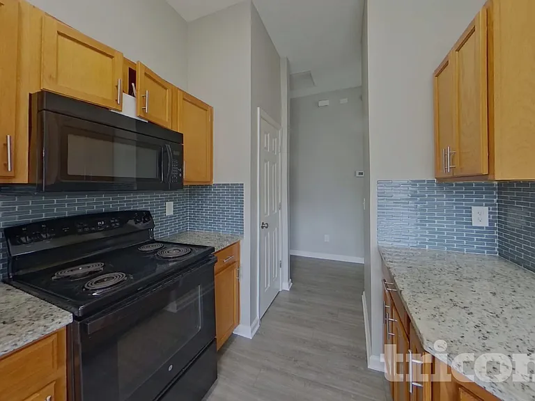 6830 Shoreline Ln — Photo 5