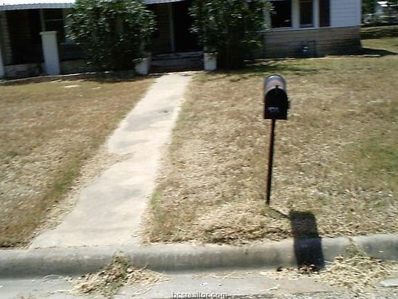5th image of 979 S Caldwell St