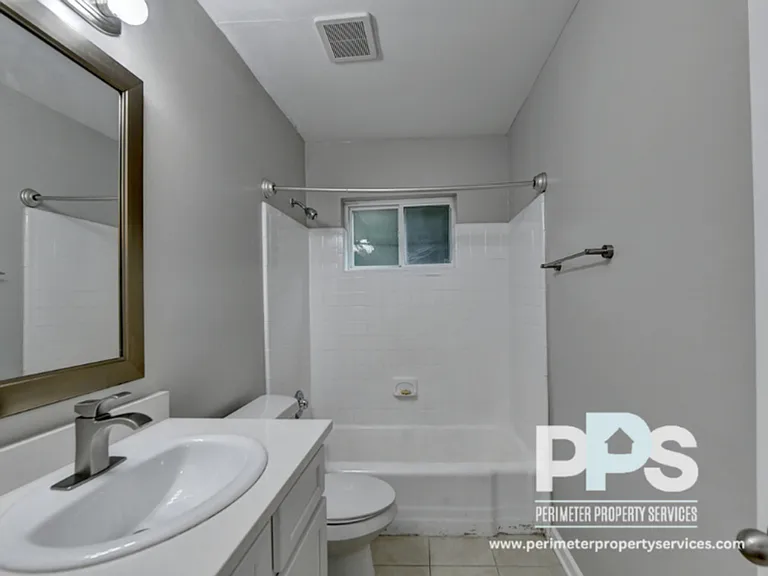 221 Lampkin St NE #8 — Photo 7
