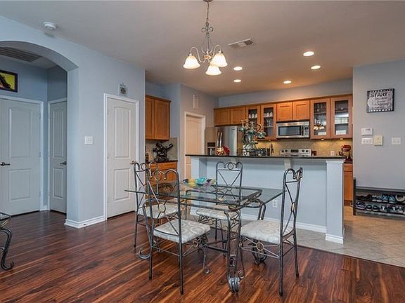 3rd image of 1020 Texas St #3113